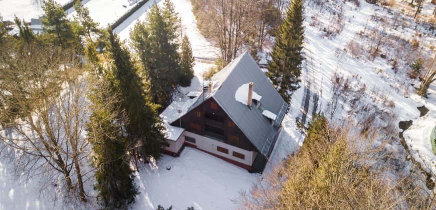 Priestranná horská chata v Národnom parku Muránska planina